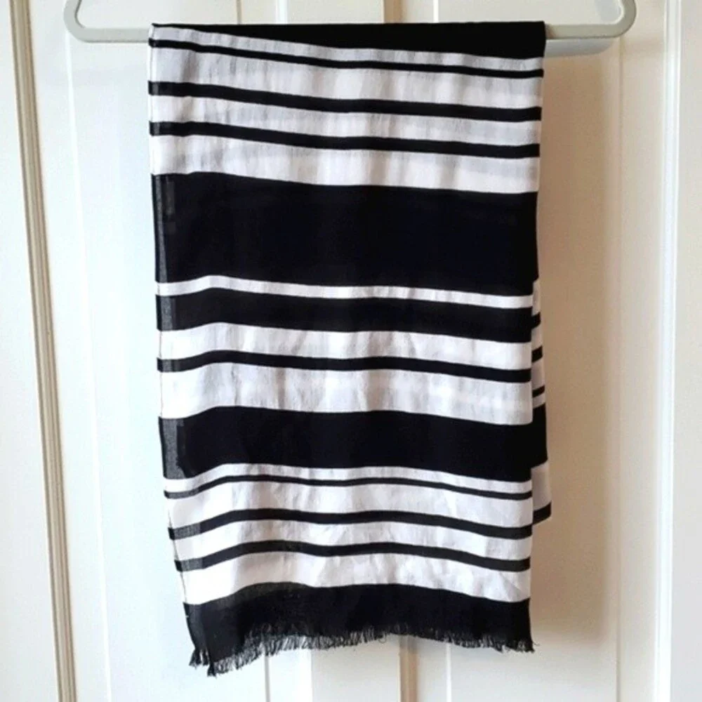 KATE SPADE BLACK WHITE STRIPE LIGHTWEIGHT SCARF WRAP NAUTICAL SUMMER BEACHY